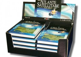 Display libri Atlante satellitare