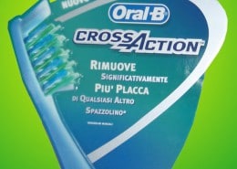 Miscellanea Oral-B Cross Action